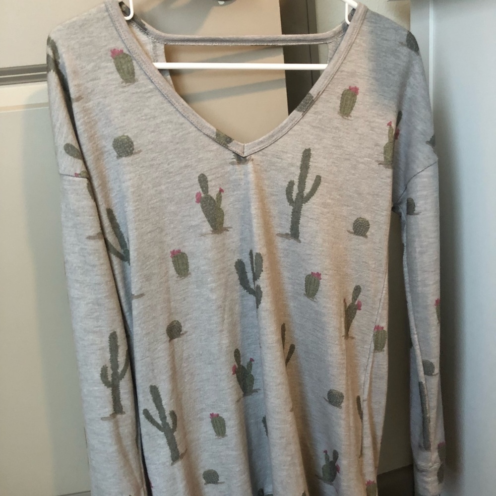 cactus print long v-neck shirt